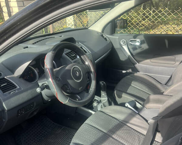 Черный Рено Меган, объемом двигателя 1.6 л и пробегом 264 тыс. км за 3700 $, фото 6 на Automoto.ua