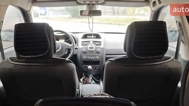 Черный Рено Меган, объемом двигателя 1.6 л и пробегом 283 тыс. км за 4750 $, фото 13 на Automoto.ua