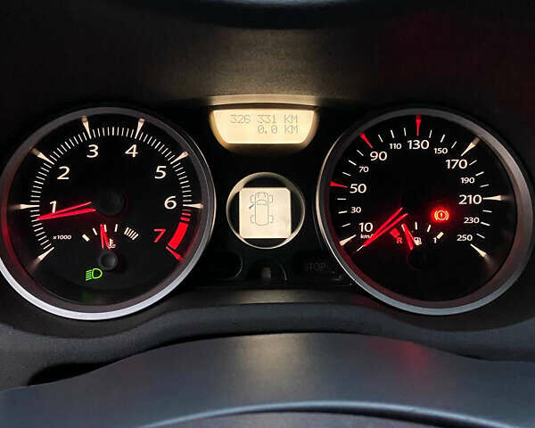 Черный Рено Меган, объемом двигателя 1.6 л и пробегом 326 тыс. км за 4900 $, фото 25 на Automoto.ua