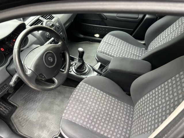 Черный Рено Меган, объемом двигателя 1.6 л и пробегом 229 тыс. км за 5400 $, фото 9 на Automoto.ua