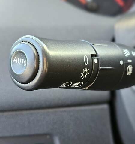 Черный Рено Меган, объемом двигателя 0 л и пробегом 198 тыс. км за 4999 $, фото 12 на Automoto.ua