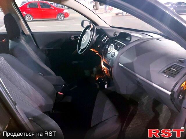 Черный Рено Меган, объемом двигателя 2 л и пробегом 240 тыс. км за 5500 $, фото 4 на Automoto.ua