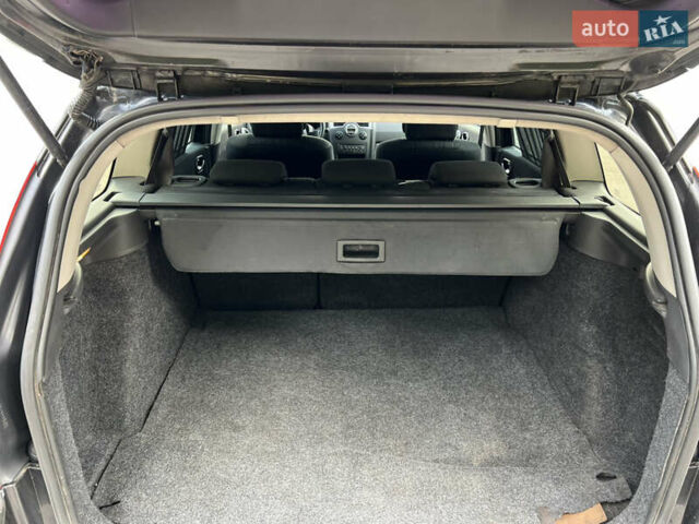 Черный Рено Меган, объемом двигателя 1.9 л и пробегом 300 тыс. км за 3999 $, фото 7 на Automoto.ua