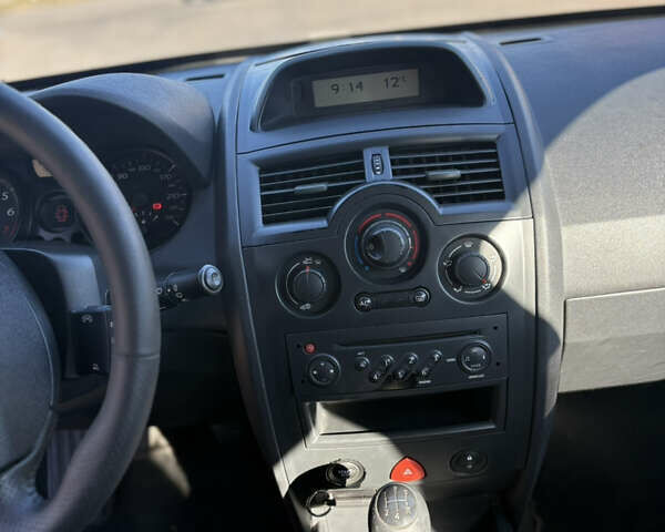 Чорний Рено Меган, об'ємом двигуна 1.6 л та пробігом 222 тис. км за 5300 $, фото 15 на Automoto.ua