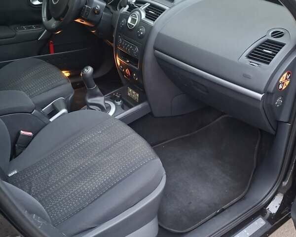 Черный Рено Меган, объемом двигателя 1.6 л и пробегом 215 тыс. км за 5700 $, фото 3 на Automoto.ua