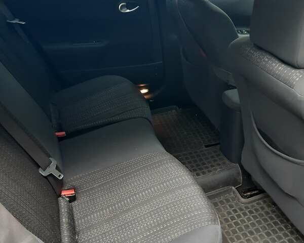 Чорний Рено Меган, об'ємом двигуна 1.6 л та пробігом 250 тис. км за 4500 $, фото 5 на Automoto.ua