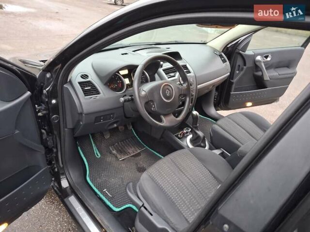 Черный Рено Меган, объемом двигателя 1.6 л и пробегом 226 тыс. км за 4999 $, фото 30 на Automoto.ua