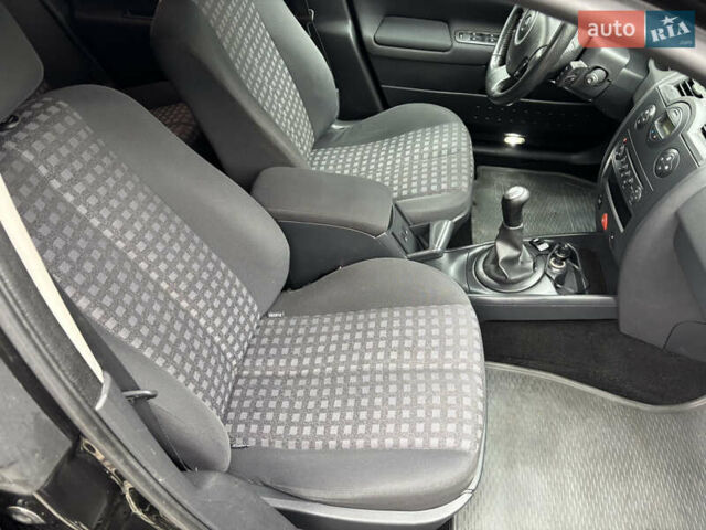 Черный Рено Меган, объемом двигателя 1.6 л и пробегом 229 тыс. км за 5100 $, фото 20 на Automoto.ua