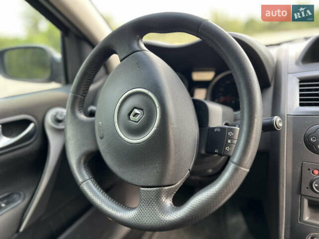 Черный Рено Меган, объемом двигателя 1.9 л и пробегом 300 тыс. км за 3999 $, фото 10 на Automoto.ua