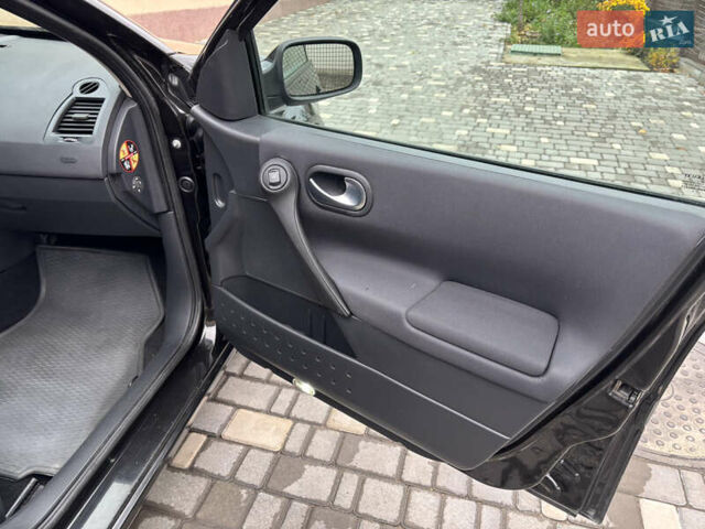 Черный Рено Меган, объемом двигателя 1.6 л и пробегом 229 тыс. км за 5100 $, фото 19 на Automoto.ua