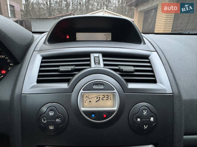 Черный Рено Меган, объемом двигателя 1.6 л и пробегом 203 тыс. км за 4850 $, фото 21 на Automoto.ua