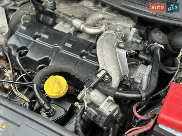Рено Меган 2006 в Ровно на Automoto.ua Черный Рено Меган, объемом двигателя 1.87 л и пробегом 405 тыс. км за 4950 $, фото 14 на Automoto.ua
