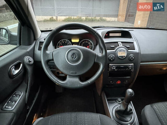 Черный Рено Меган, объемом двигателя 1.6 л и пробегом 203 тыс. км за 4850 $, фото 27 на Automoto.ua