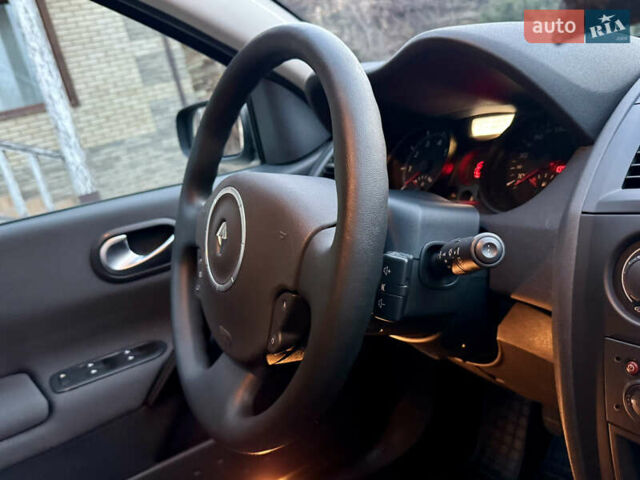 Черный Рено Меган, объемом двигателя 1.6 л и пробегом 68 тыс. км за 6899 $, фото 30 на Automoto.ua