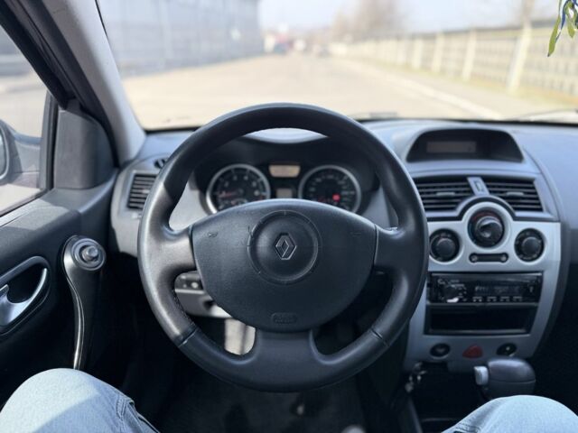 Чорний Рено Меган, об'ємом двигуна 1.6 л та пробігом 305 тис. км за 4300 $, фото 5 на Automoto.ua