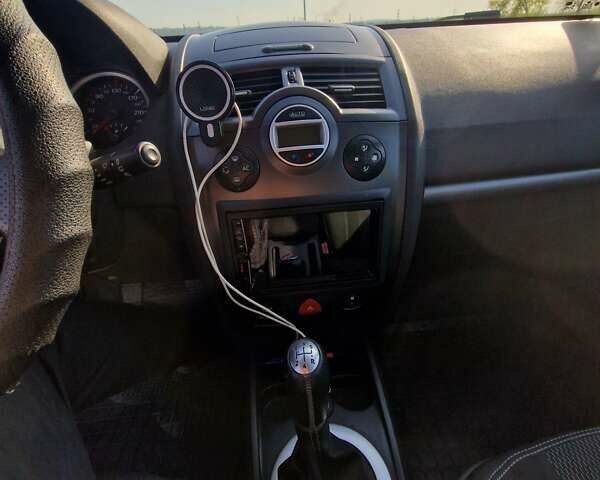 Черный Рено Меган, объемом двигателя 1.6 л и пробегом 256 тыс. км за 7000 $, фото 20 на Automoto.ua