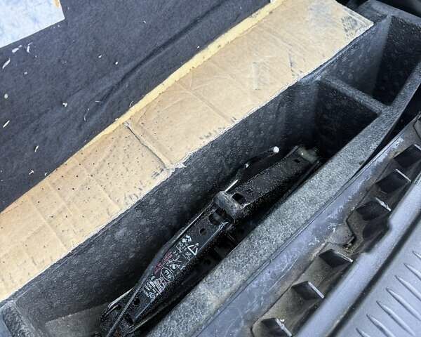 Черный Рено Меган, объемом двигателя 1.6 л и пробегом 258 тыс. км за 4800 $, фото 12 на Automoto.ua