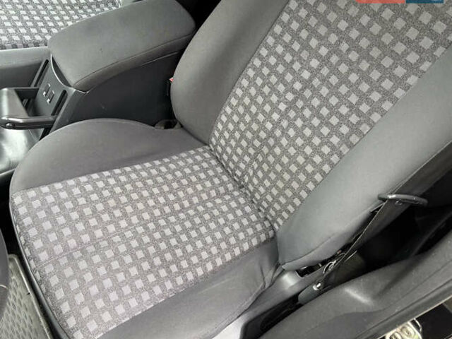 Черный Рено Меган, объемом двигателя 1.6 л и пробегом 229 тыс. км за 5400 $, фото 16 на Automoto.ua