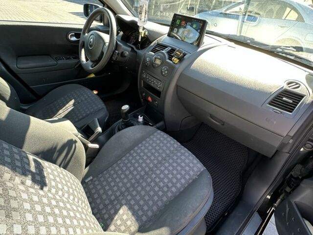 Черный Рено Меган, объемом двигателя 1.6 л и пробегом 239 тыс. км за 4700 $, фото 8 на Automoto.ua