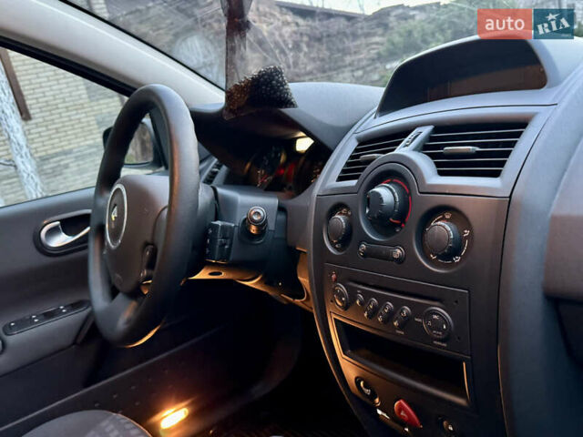 Черный Рено Меган, объемом двигателя 1.6 л и пробегом 68 тыс. км за 6899 $, фото 27 на Automoto.ua