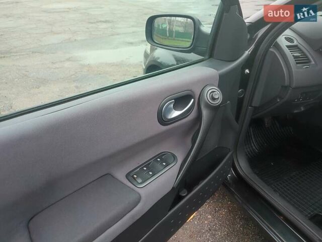 Чорний Рено Меган, об'ємом двигуна 1.6 л та пробігом 163 тис. км за 5600 $, фото 23 на Automoto.ua