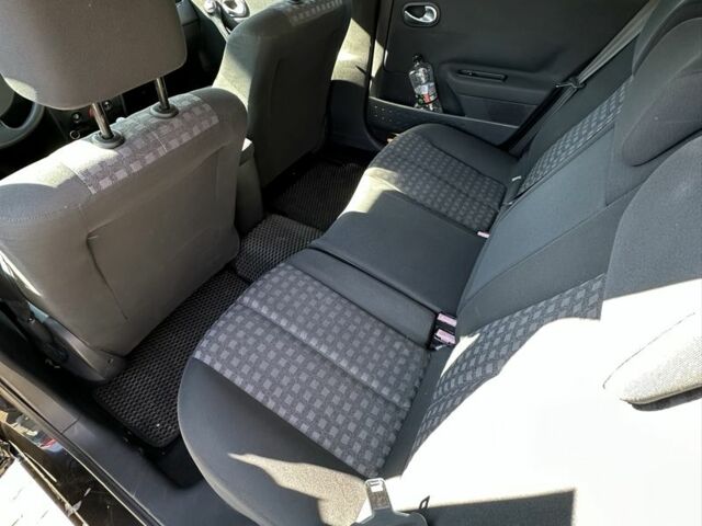 Черный Рено Меган, объемом двигателя 1.6 л и пробегом 239 тыс. км за 4700 $, фото 7 на Automoto.ua