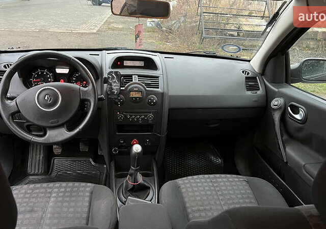 Чорний Рено Меган, об'ємом двигуна 1.6 л та пробігом 239 тис. км за 4500 $, фото 13 на Automoto.ua