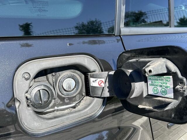 Черный Рено Меган, объемом двигателя 2 л и пробегом 233 тыс. км за 5499 $, фото 2 на Automoto.ua