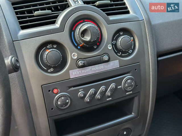 Черный Рено Меган, объемом двигателя 1.6 л и пробегом 203 тыс. км за 5500 $, фото 67 на Automoto.ua