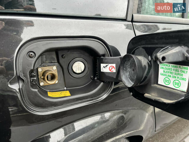 Черный Рено Меган, объемом двигателя 2 л и пробегом 240 тыс. км за 6300 $, фото 6 на Automoto.ua