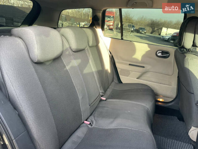 Чорний Рено Меган, об'ємом двигуна 1.46 л та пробігом 220 тис. км за 4799 $, фото 12 на Automoto.ua