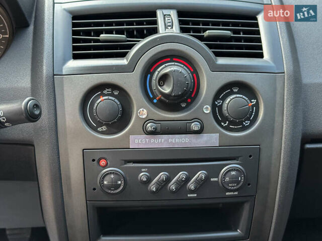 Черный Рено Меган, объемом двигателя 1.6 л и пробегом 203 тыс. км за 5500 $, фото 69 на Automoto.ua