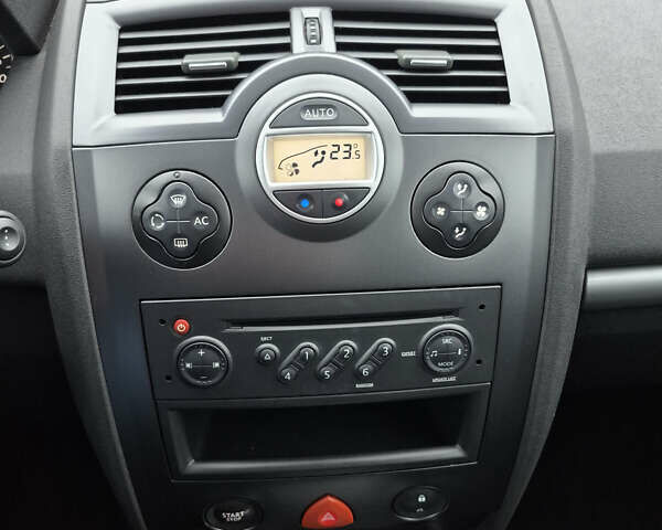 Черный Рено Меган, объемом двигателя 1.6 л и пробегом 215 тыс. км за 5499 $, фото 31 на Automoto.ua