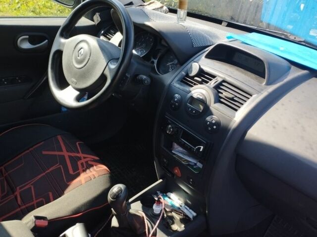 Черный Рено Меган, объемом двигателя 1.6 л и пробегом 240 тыс. км за 4800 $, фото 2 на Automoto.ua