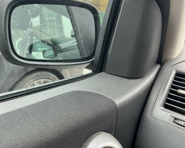 Черный Рено Меган, объемом двигателя 2 л и пробегом 240 тыс. км за 6300 $, фото 11 на Automoto.ua