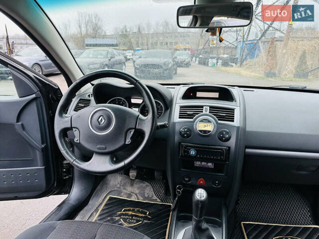 Черный Рено Меган, объемом двигателя 1.6 л и пробегом 240 тыс. км за 5100 $, фото 19 на Automoto.ua