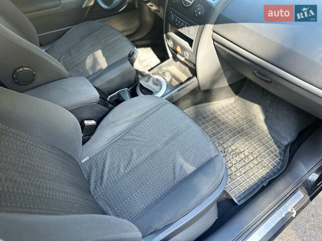 Чорний Рено Меган, об'ємом двигуна 1.6 л та пробігом 236 тис. км за 4900 $, фото 11 на Automoto.ua
