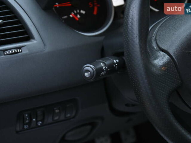 Черный Рено Меган, объемом двигателя 1.5 л и пробегом 266 тыс. км за 4600 $, фото 16 на Automoto.ua