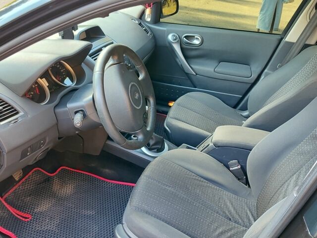 Черный Рено Меган, объемом двигателя 2 л и пробегом 300 тыс. км за 4200 $, фото 9 на Automoto.ua