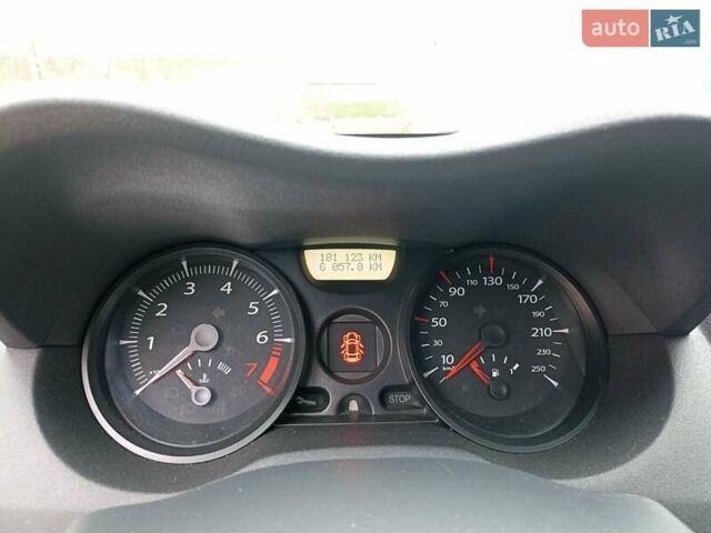 Черный Рено Меган, объемом двигателя 1.6 л и пробегом 181 тыс. км за 5550 $, фото 6 на Automoto.ua