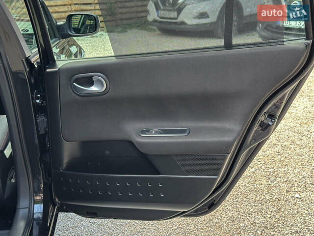 Черный Рено Меган, объемом двигателя 1.6 л и пробегом 203 тыс. км за 5500 $, фото 95 на Automoto.ua