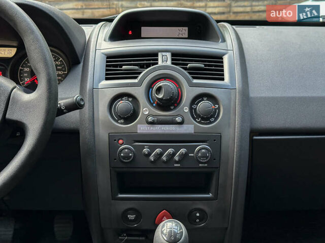 Черный Рено Меган, объемом двигателя 1.6 л и пробегом 203 тыс. км за 5500 $, фото 86 на Automoto.ua