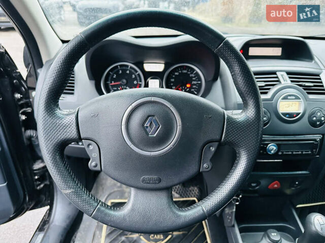 Черный Рено Меган, объемом двигателя 1.6 л и пробегом 240 тыс. км за 5100 $, фото 25 на Automoto.ua