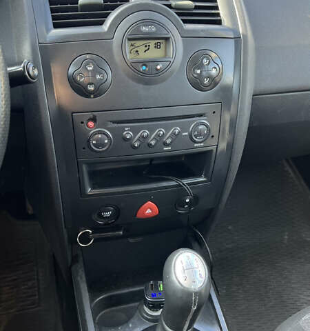 Черный Рено Меган, объемом двигателя 1.6 л и пробегом 237 тыс. км за 4700 $, фото 17 на Automoto.ua