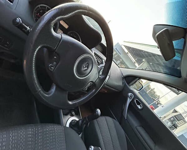 Черный Рено Меган, объемом двигателя 1.6 л и пробегом 209 тыс. км за 5699 $, фото 16 на Automoto.ua