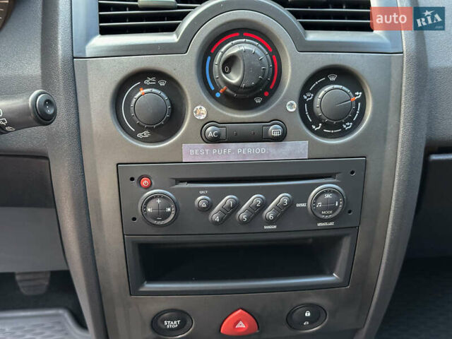 Черный Рено Меган, объемом двигателя 1.6 л и пробегом 203 тыс. км за 5500 $, фото 68 на Automoto.ua