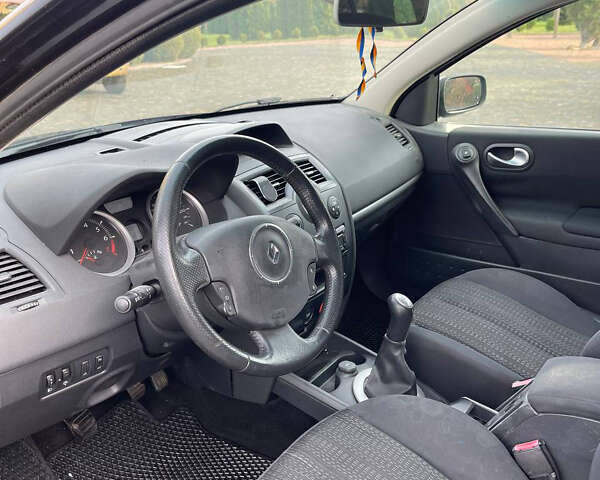 Черный Рено Меган, объемом двигателя 1.6 л и пробегом 235 тыс. км за 4200 $, фото 13 на Automoto.ua