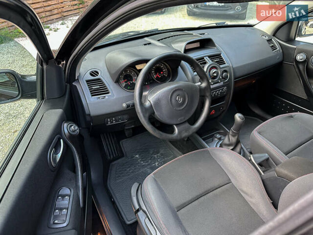 Черный Рено Меган, объемом двигателя 1.6 л и пробегом 203 тыс. км за 5500 $, фото 59 на Automoto.ua