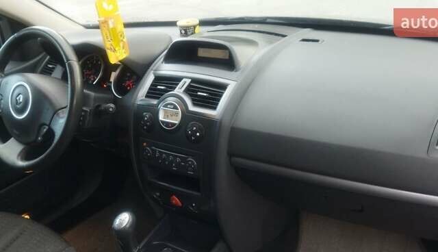 Черный Рено Меган, объемом двигателя 1.6 л и пробегом 263 тыс. км за 4700 $, фото 4 на Automoto.ua