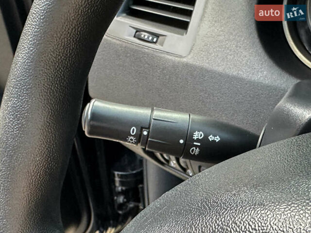 Черный Рено Меган, объемом двигателя 1.6 л и пробегом 203 тыс. км за 5500 $, фото 73 на Automoto.ua